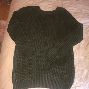 GREEN SWEATER